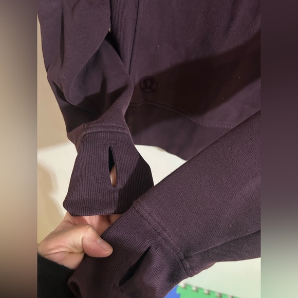 Lululemon Sweater 8 SNUG FIT - Picture 4 of 5